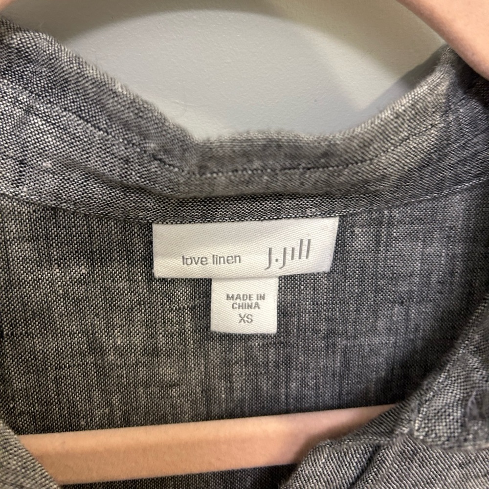 J. Jill Love Linen Gray Button down clinic size XS EUC T0800 - Picture 3 of 10